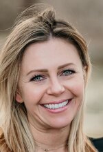 Julie Carnagey Broker