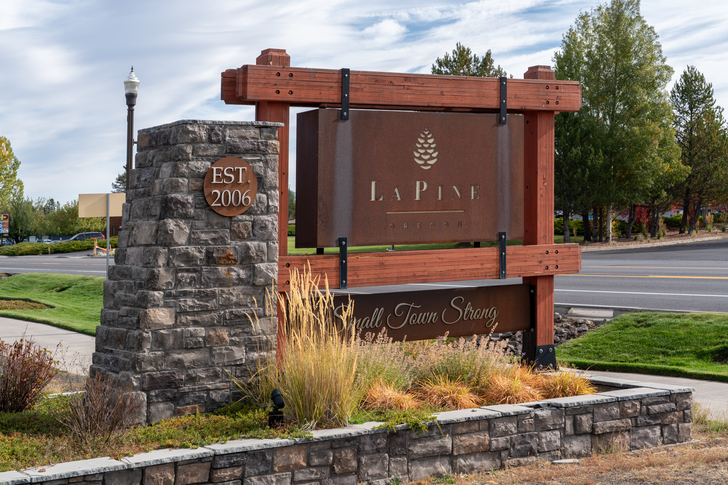la-pine-oregon-city-monument.jpg